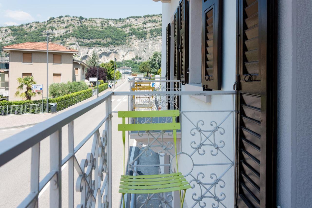 Nirvana Apartments Торболе Экстерьер фото